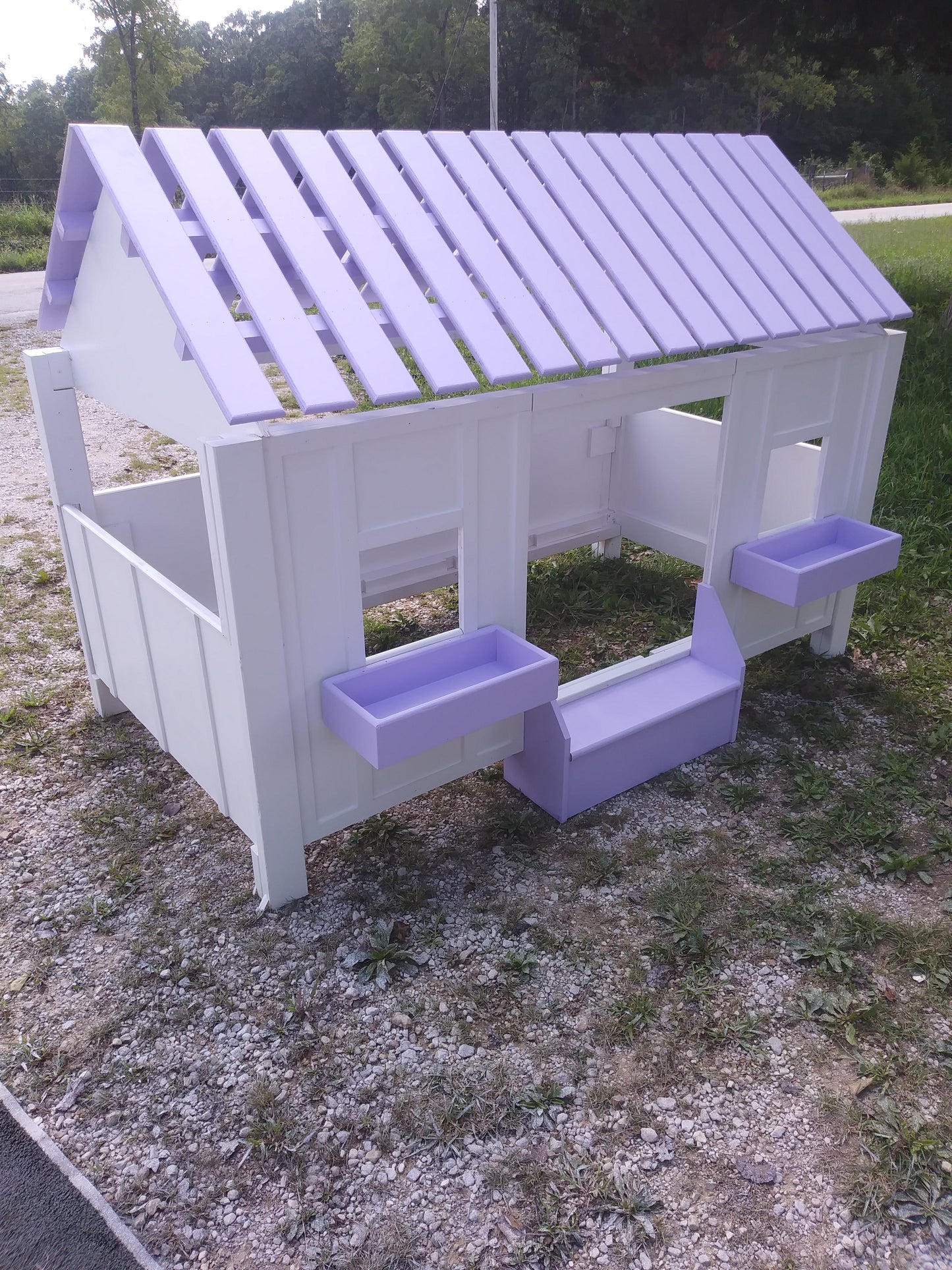 Bespoke Cottage Guest Retreat Twin Bed: High-Capacity Artisan Family Suite