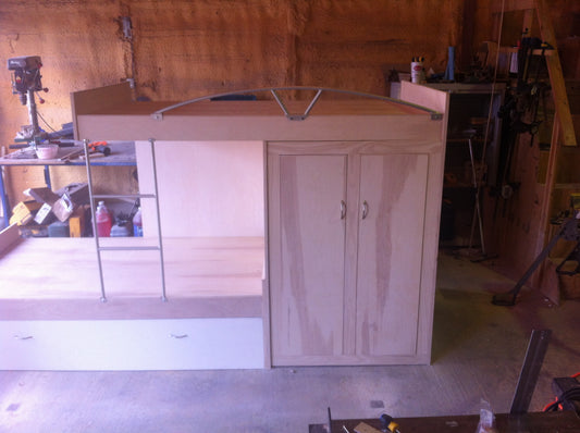 Modern twin bed w/trundle/storage