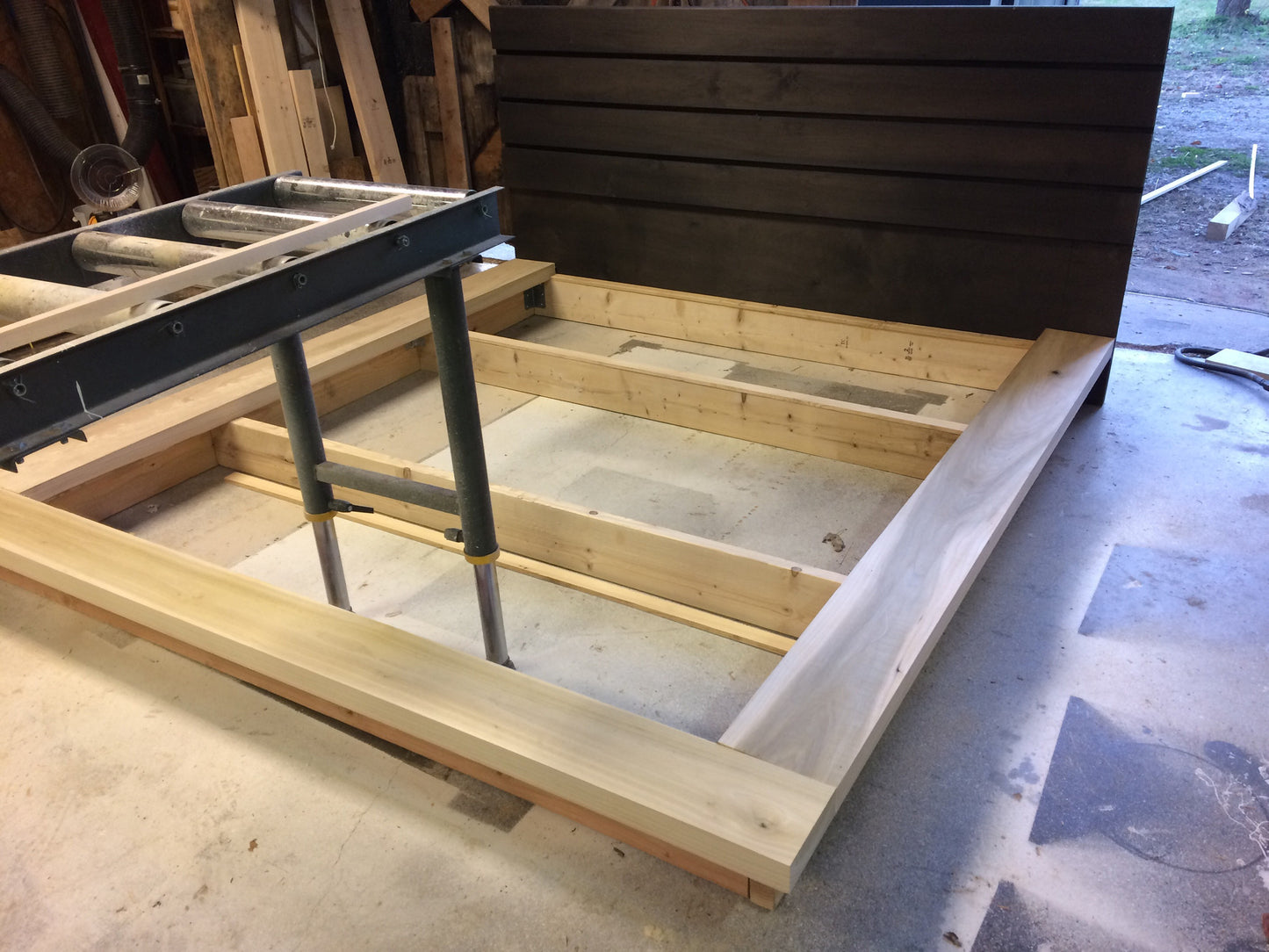 Hardwood Platform Bed, Queen size wood bed Ruby Collection